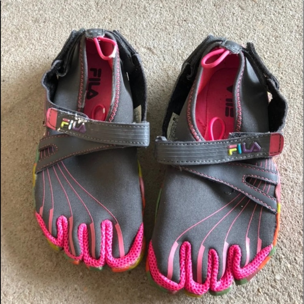 FILA toe water shoes size 2